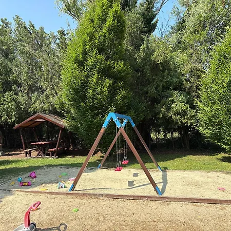 Aranyhid 911 아파트